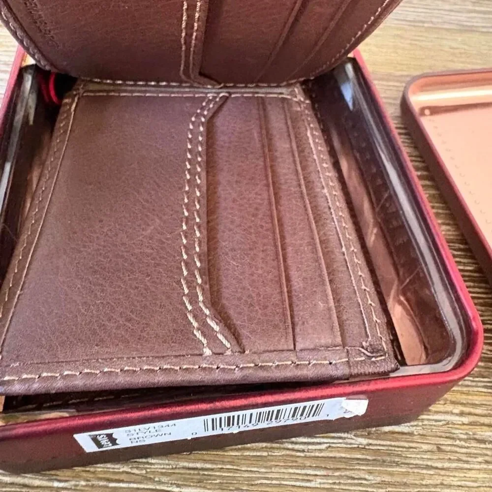 Levi's Men's Premium Leather Credit Card ID Wallet Billfold Brown 31lv1344
